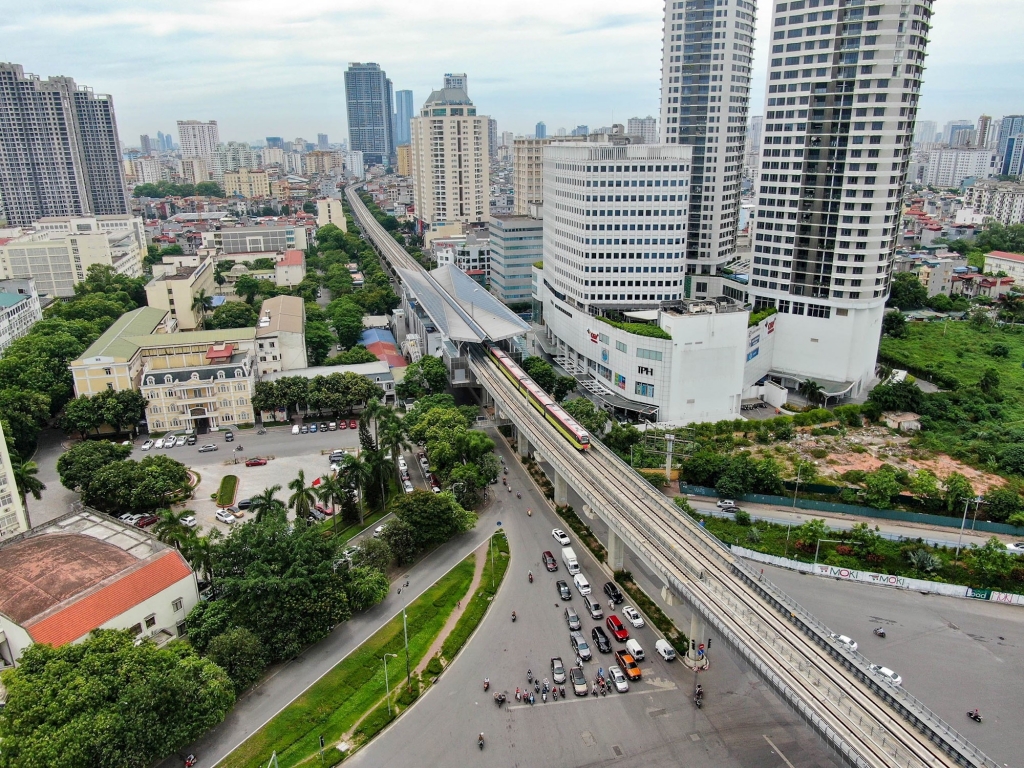 Các đoàn tàu Nhổn - Ga Hà Nội vận hành chạy thử 8,5km trên cao