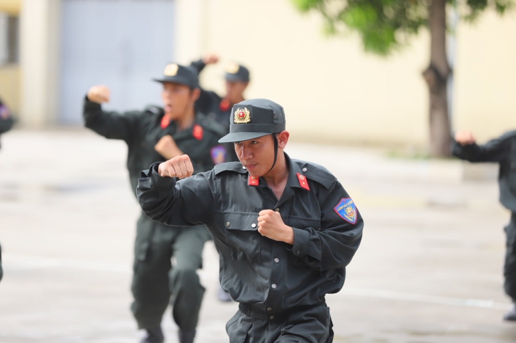 Chiến sỹ trẻ Cảnh sát cơ động rèn luyện võ nghệ sẵn sàng ra quân làm nhiệm vụ