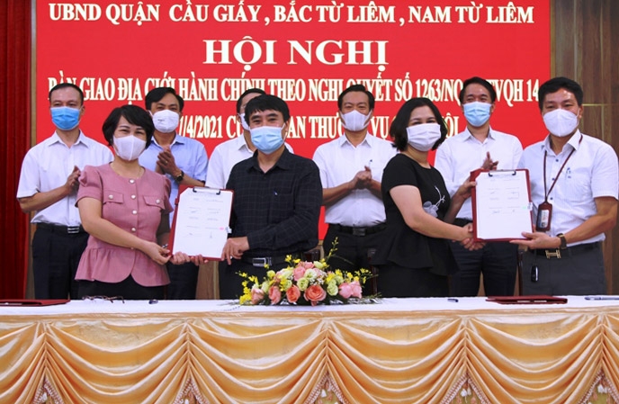 Bàn giao địa giới hành chính giữa các quận Cầu Giấy, Nam Từ Liêm, Bắc Từ Liêm