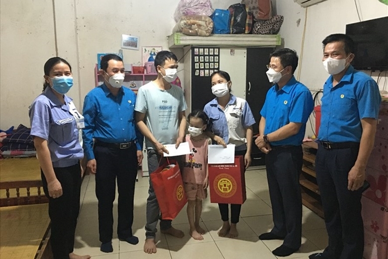 Tin tức trong ngày 23/7: Hà Nội hướng dẫn 5 nhóm người nước ngoài nhập cảnh, cách ly y tế