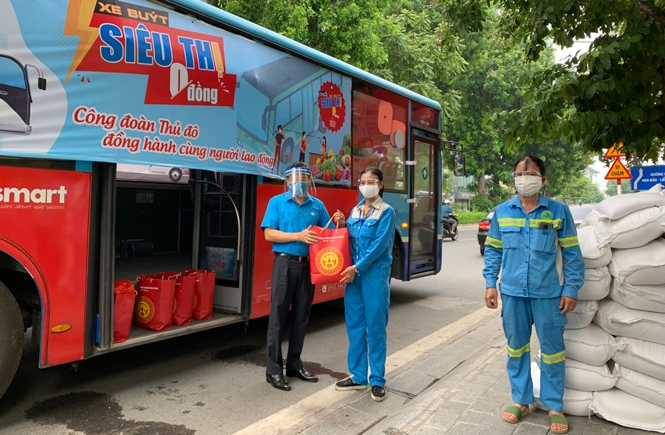 Hành trình chuyến “Xe buýt siêu thị 0 đồng” mang yêu thương đến với người lao động