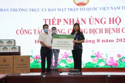 Hà Nội tiếp tiếp nhận vật tư, trang thiết bị từ các đơn vị ủng hộ phòng, chống dịch Covid-19