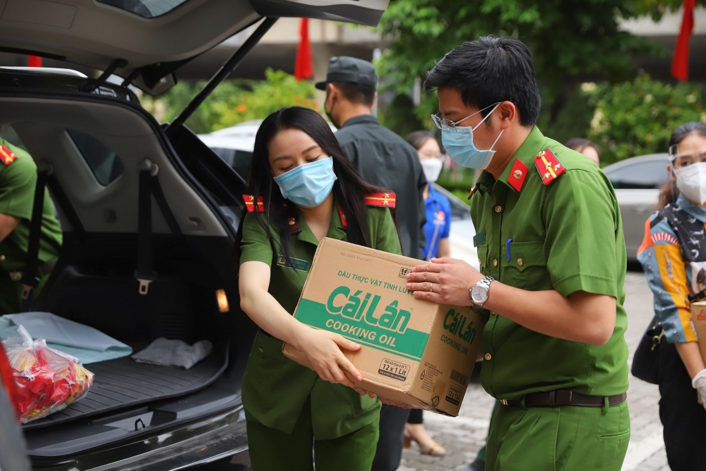 Hà Nội: San sẻ yêu thương đến người dân có hoàn cảnh khó khăn