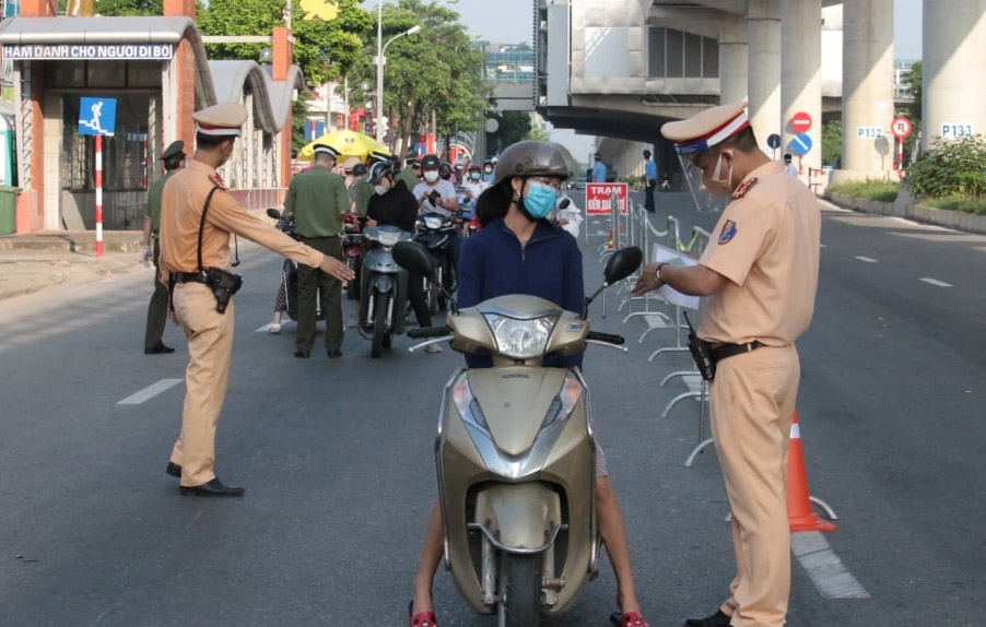 Người dân tin tưởng, ủng hộ biện pháp phòng chống dịch linh hoạt, quyết liệt của thành phố