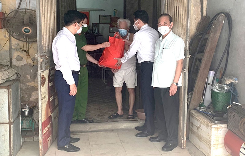 Hà Nội: Tiếp tục hỗ trợ người dân phường Thanh Xuân Trung ổn định cuộc sống