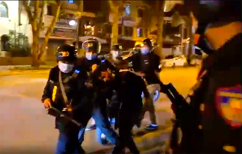 Lực lượng Cảnh sát cơ động, Công an TP Hà Nội bắt giữ đối tượng đua xe, gây rối trật tự công cộng (ảnh cắt từ clip)