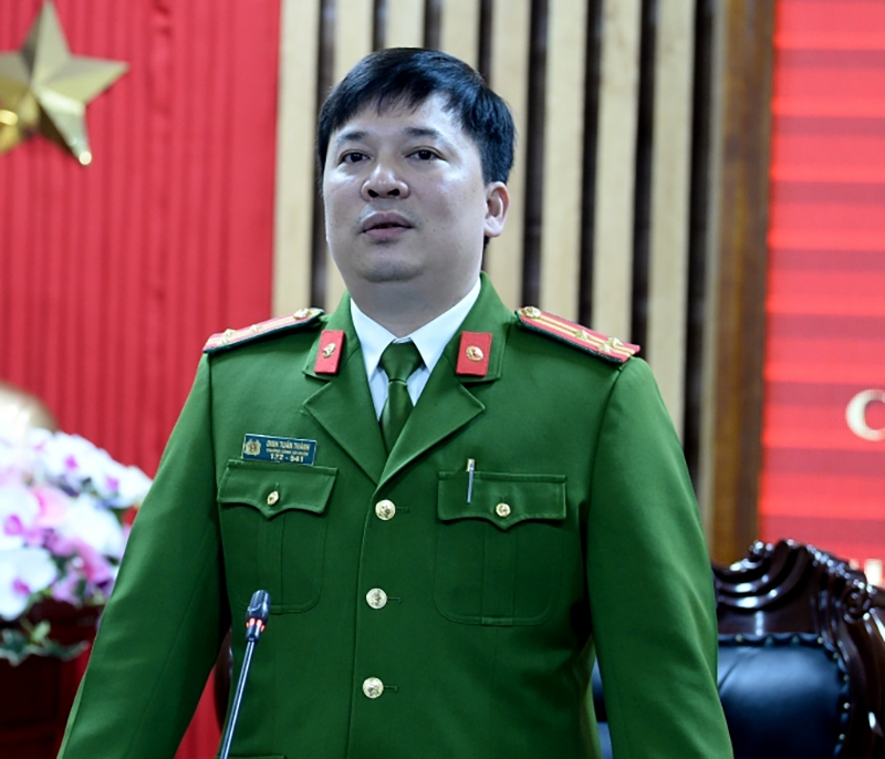 Thượng tá Đinh Tuấn Thành - Trưởng Công an quận quận Thanh Xuân thông tin sự việc cháu bé rơi từ tầng 12A xuống đất