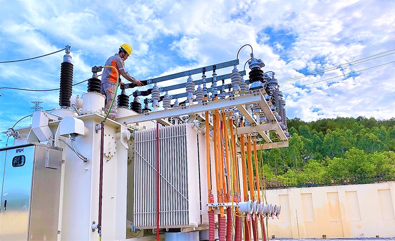 Công ty Điện lực Thanh Hoá tổ chức thi công, đóng điện TBA 110kV Tĩnh Gia 2