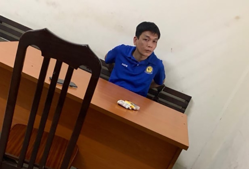 Lê Xuân Việt bị tổ công tác Đội CSGT số 1 bắt giữ đưa về Công an phường Hàng Bông