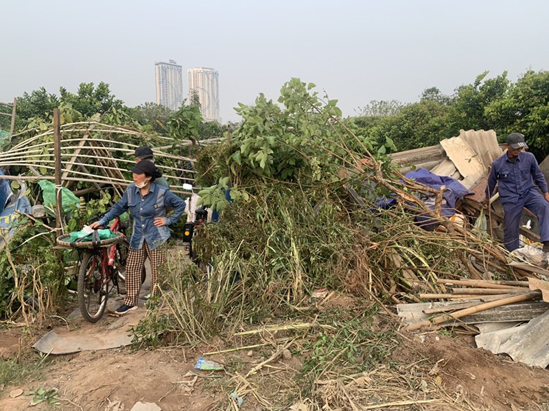 Hàng chục hộ dân tố cán bộ phường Phúc Tân lạm quyền, đập lều lán, làm hỏng hoa màu