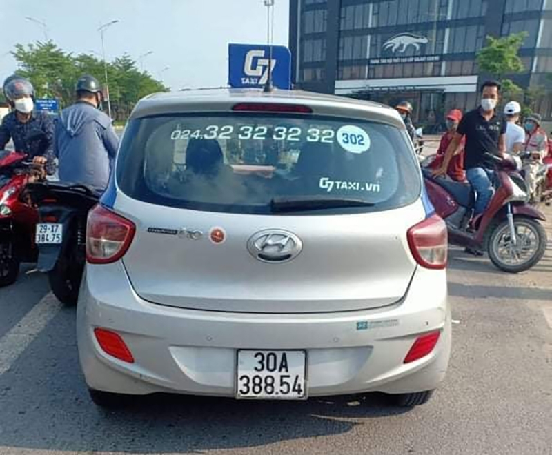 Nghi phạm dùng dao bầu đâm trọng thương tài xế taxi chiều nay đang bị truy nã về tội giết người