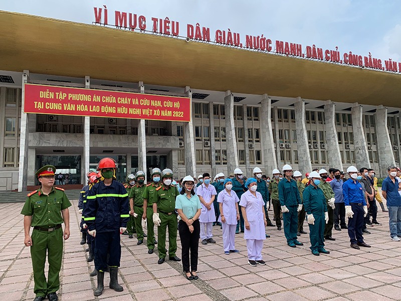 Các đơn vị tham gia diễn tập phương án chữa cháy và cứu nạn cứu hộ năm 2022 tại Cung Văn Hóa lao động hữu nghị Việt - Xô