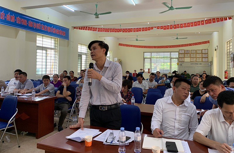 Ông Nguyễn Quốc Nam, Phó Chủ tịch UBND quận Nam Từ Liêm dự, phát biểu điều hành hội nghị đối thoại với các hộ dân trong diện bị thu hồi đất làm đường