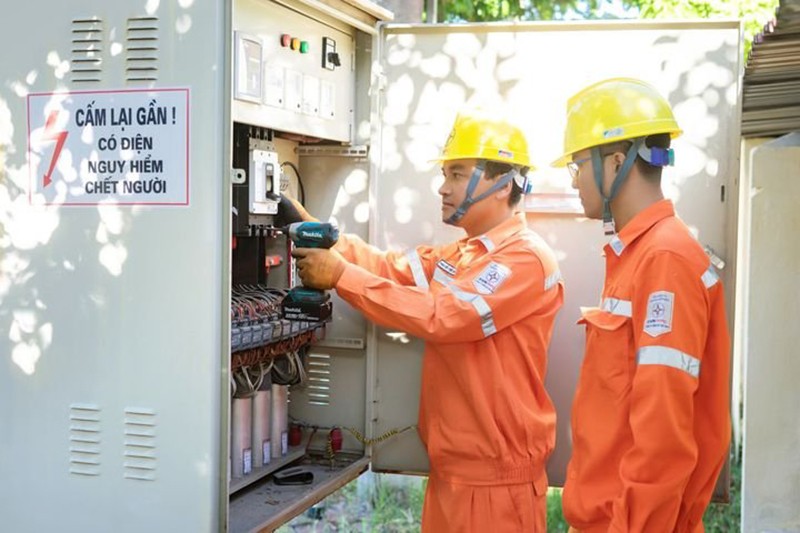 Nắng nóng cực đoan, EVNNPC chủ động các giải pháp đảm bảo điện an toàn, tin cậy