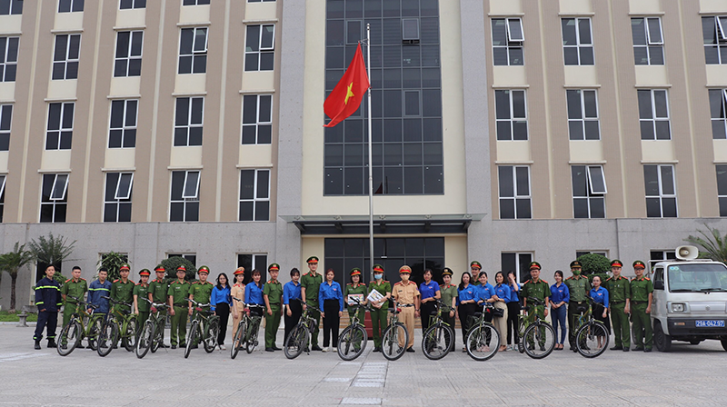 Đoàn viên, thanh niên Công an quận Bắc Từ Liêm tổ chức ra quân đạp xe tuyên truyền lưu động hưởng ứng Tháng hành động phòng, chống ma túy