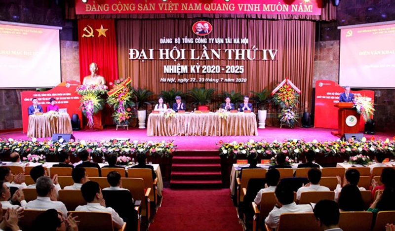 ong nguyen hoang trung tai trung cu bi thu dang uy tong cong ty van tai ha noi