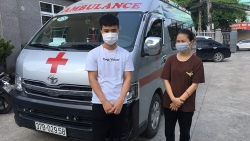 Phát hiện đôi nam nữ thuê xe cứu thương “thông chốt” vào Hà Nội