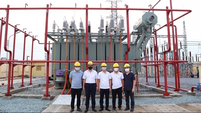 EVNNPC vượt khó với "3 tại chỗ", xây dựng các công trình giữa đại dịch Covid-19