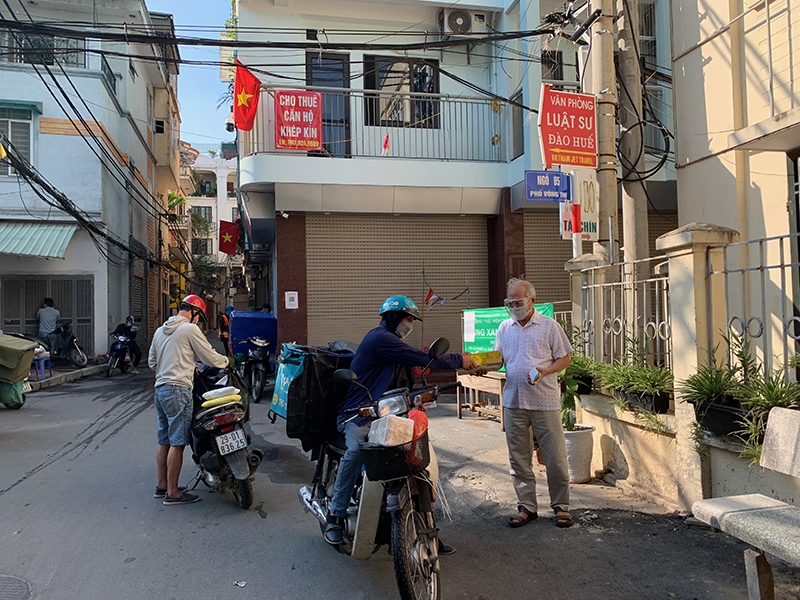 Các tổ covid cộng đồng vẫn duy trì công tác chống dịch Các tổ covid cộng đồng vẫn duy trì công tác chống dịch