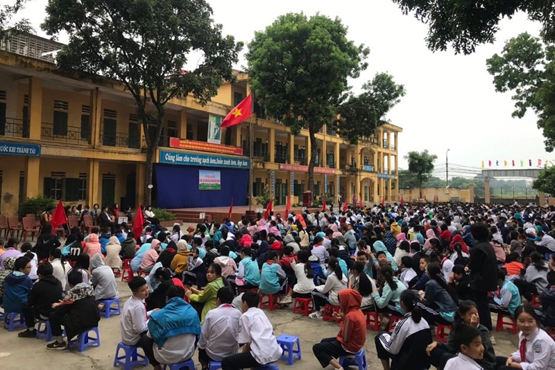 Quang cảnh buổi phổ biến giáo dục pháp luật được Công an thị trấn Yên Viên (huyện Gia Lâm) tổ chức tại trường THCS Yên Viên