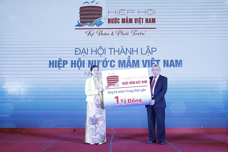 Tại Đại hội, Hiệp hội ủng hộ số tiền 1 tỷ đồng đến Ủy ban Trung ương Mặt trận Tổ quốc Việt Nam để giúp đỡ nhân dân miền Trung khắc phục hậu quả lũ lụt.