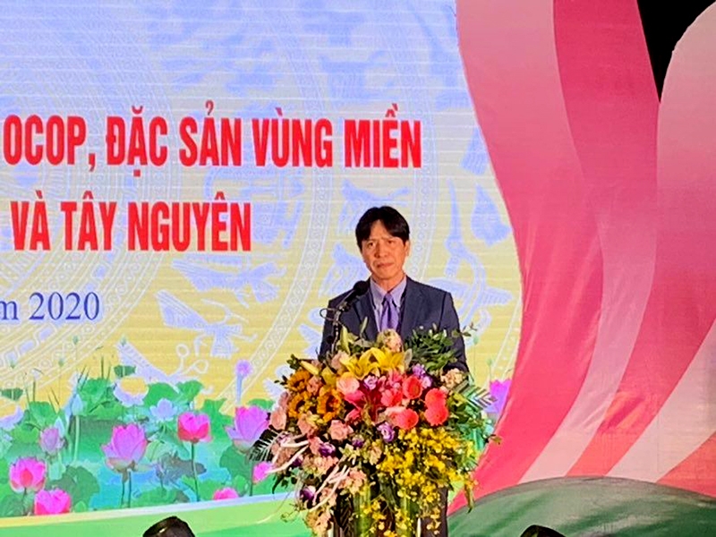 ông Nguyễn Minh Tiến – Cục trưởng – Chánh văn phòng điều phối nông thôn mới Trung ương phát biểu khai mạc sự kiện