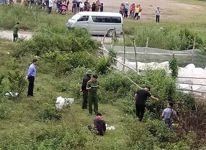 Lực lượng chức năng huyện Bảo Thắng, Lào Cai đang khám nghiệm hiện trường, điều tra vụ việc bé gái bị xâm hại