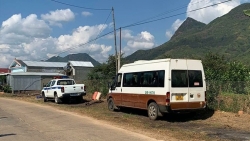 Sơn La: Xe ô tô chở học sinh bung chốt cửa khiến 1 học sinh tử vong