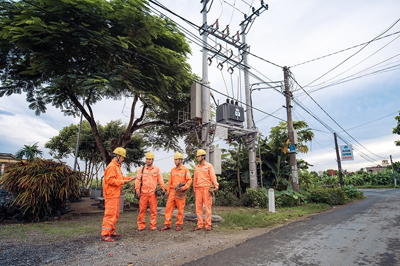 Các đơn vị trong toàn Tổng Công ty Điện lực miền Bắc triển khai lập và thực hiện kế hoạch, đảm bảo điện cho sản xuất và tiêu dùng
