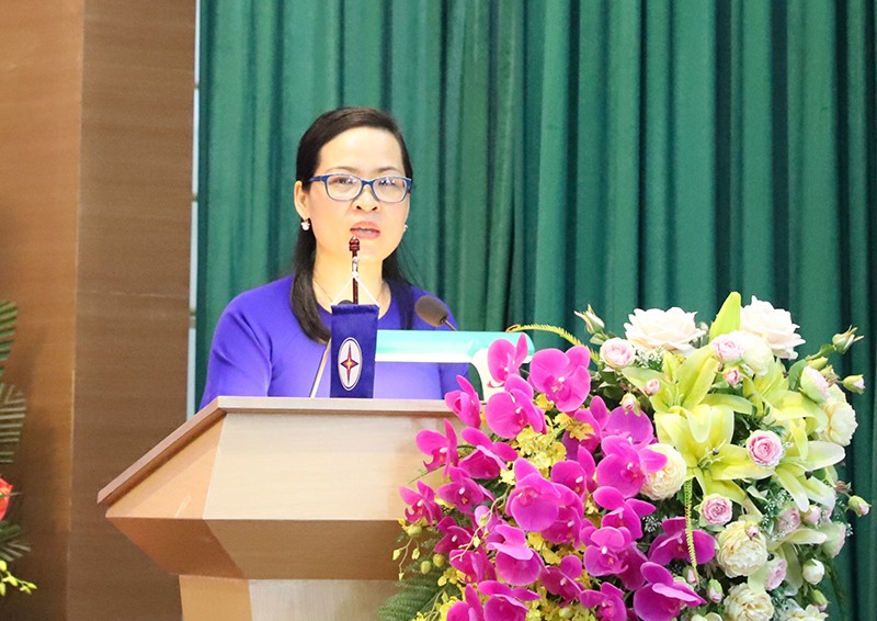 Bà Nguyễn Thu Thủy - Phó Giám đốc Công ty Điện lực Bắc Ninh phát biểu tại lễ công bố dịch vụ thu tiền điện qua ứng dụng tiền di dộng (Mobile money)