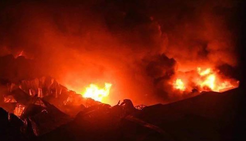 Một hàng ăn cùng 6 lán trại bị thiêu rụi trong vụ cháy lớn tại Ninh Hiệp