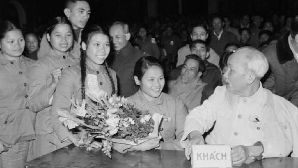Tư tưởng Hồ Chí Minh về giáo dục đạo đức cho thanh niên