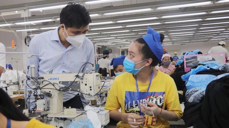 Công đoàn Việt Nam luôn là điểm tựa của mỗi công nhân lao động trẻ