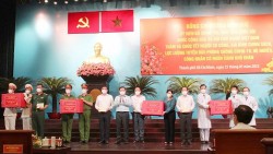 Chủ tịch Quốc hội Vương Đình Huệ thăm và chúc Tết tại TP Hồ Chí Minh