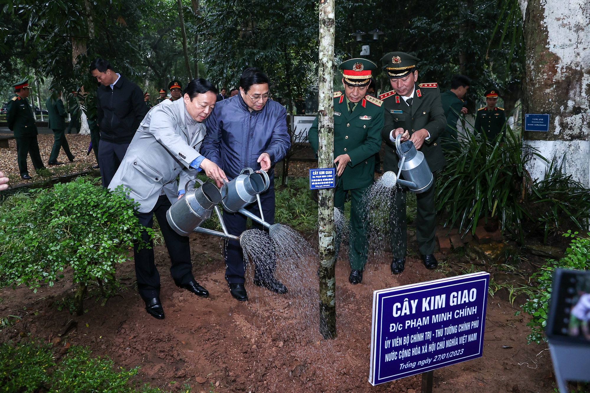 Thủ tướng dâng hương tưởng nhớ Chủ tịch Hồ Chí Minh và phát động Tết trồng cây Xuân Quý Mão