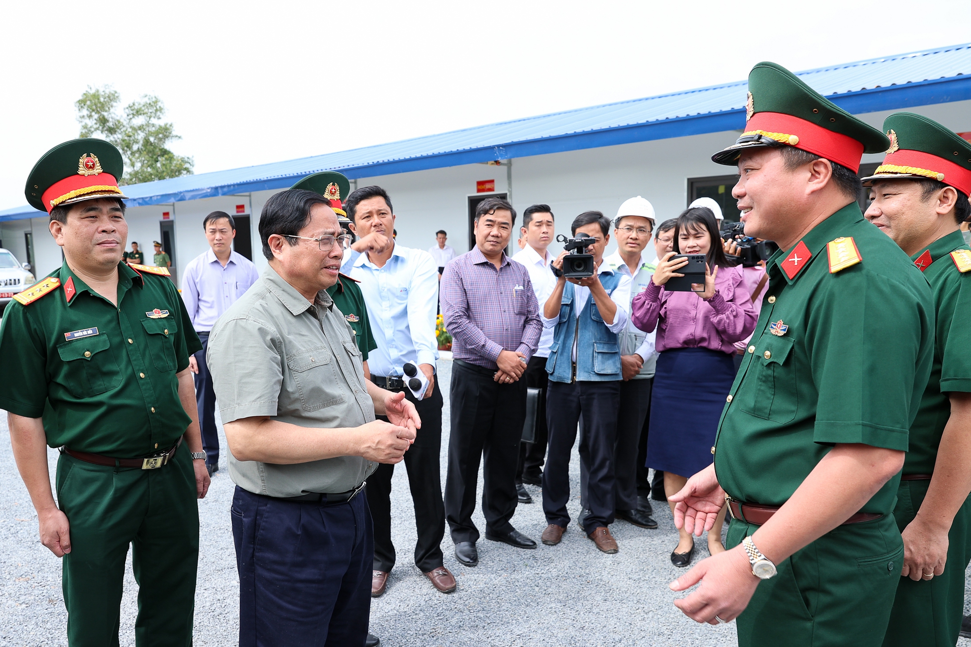 Thủ tướng đôn đốc các dự án cao tốc ĐBSCL, lần thứ 3 thị sát công trường cầu Mỹ Thuận 2