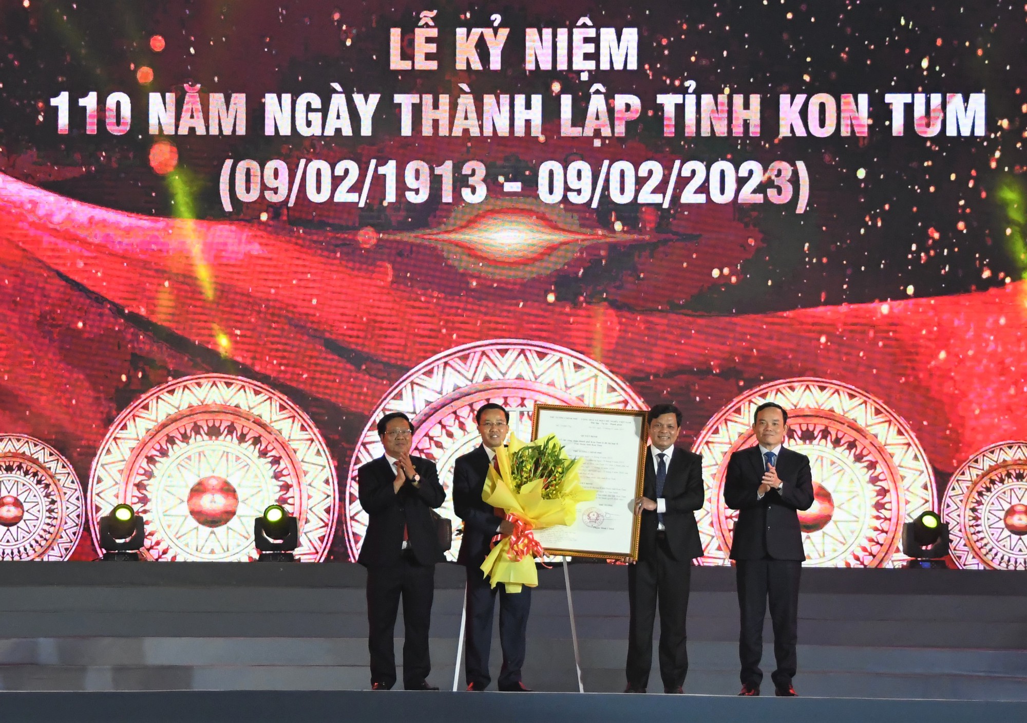 Thường trực Ban Bí thư dự Lễ kỷ niệm 110 năm thành lập tỉnh Kon Tum