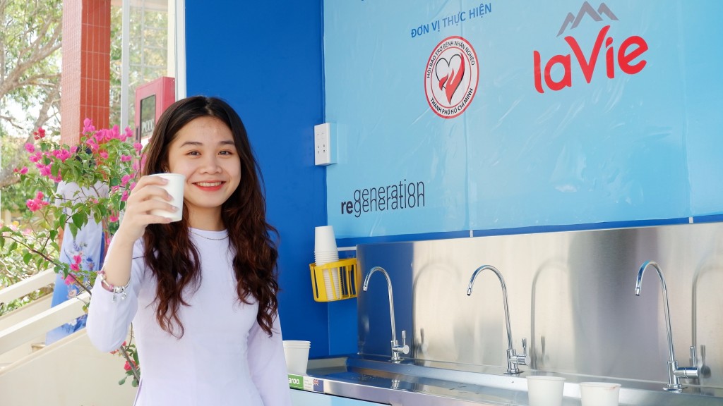 Hình 3- La Vie hỗ trợ hệ thống nước uống trực tiếp tại Trường THPT Tân Hưng