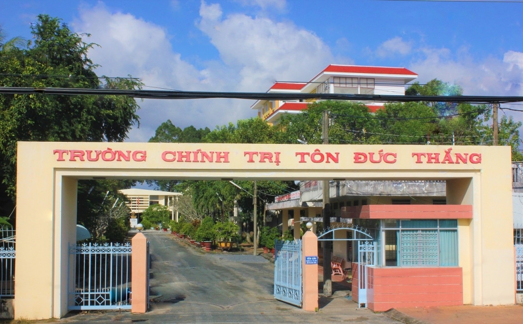 Trường Chính trị Tôn Đức Thắng, tỉnh An Giang