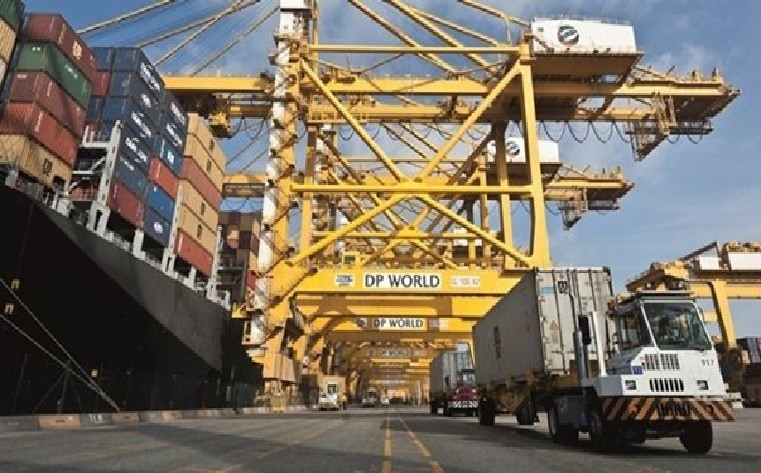 Khu bốc dỡ công-ten-nơ của Tập đoàn DP World tại Cảng Jebel Ali