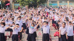 Gần một triệu học sinh Hà Nội hân hoan “tựu trường”