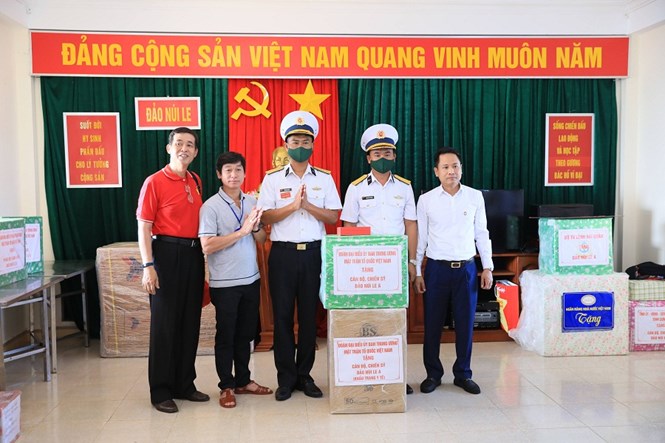 Đoàn công tác Ủy ban Trung ương MTTQ Việt Nam kết thúc tốt đẹp chuyến công tác tại huyện đảo Trường Sa