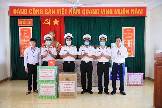 Đoàn công tác Ủy ban Trung ương MTTQ Việt Nam kết thúc tốt đẹp chuyến công tác tại huyện đảo Trường Sa