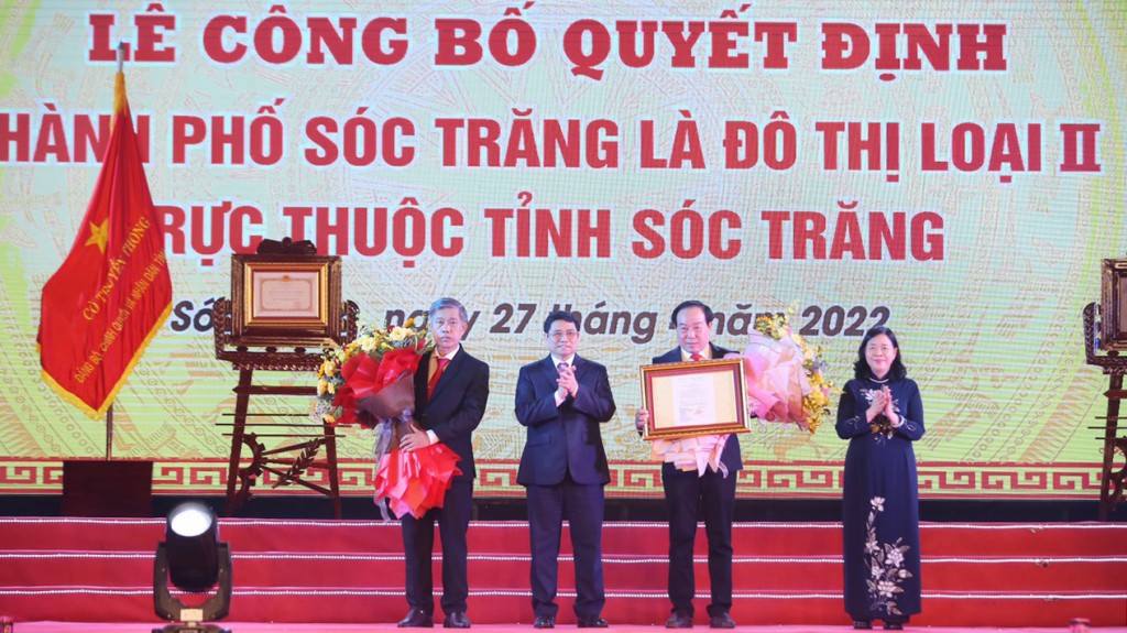 Thủ tướng Chính phủ Phạm Minh Chính trao Quyết định công nhận thành phố Sóc Trăng là đô thị loại II trực thuộc tỉnh Sóc Trăng