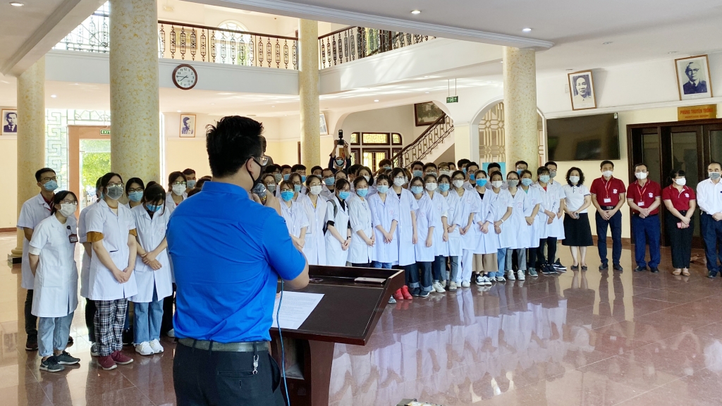 Cán bộ, sinh viên Đại học Y Hà Nội tiếp tục lên đường chi viện Bắc Ninh phòng chống dịch Covid-19