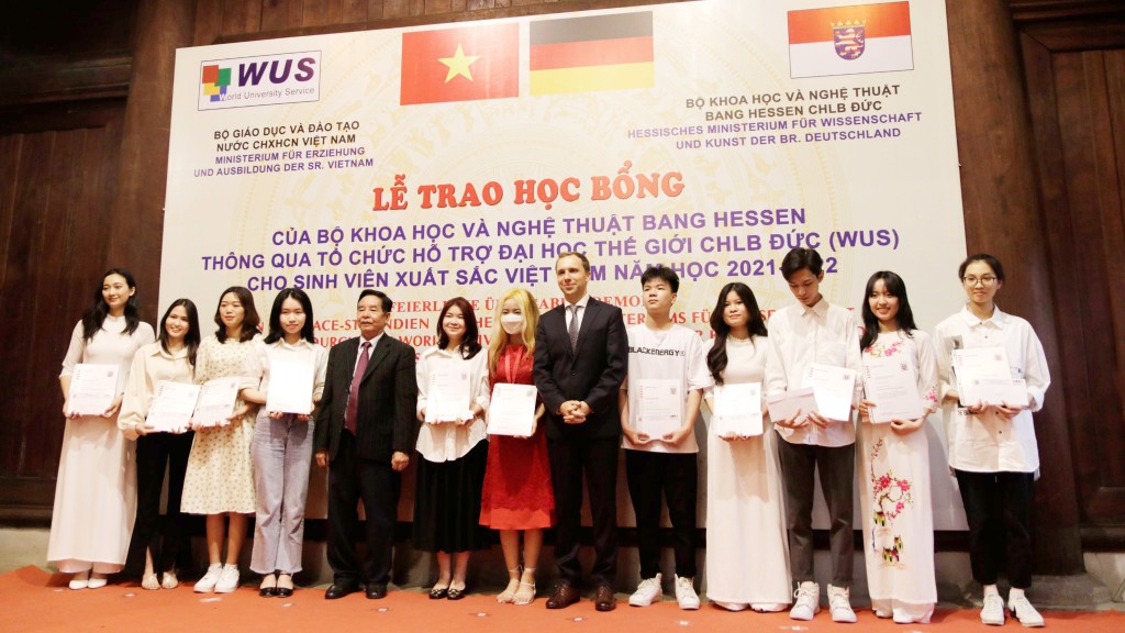 Trao học bổng Hessen cho học sinh, sinh viên Việt Nam xuất sắc Trao học bổng Hessen cho học sinh, sinh viên Việt Nam xuất sắc