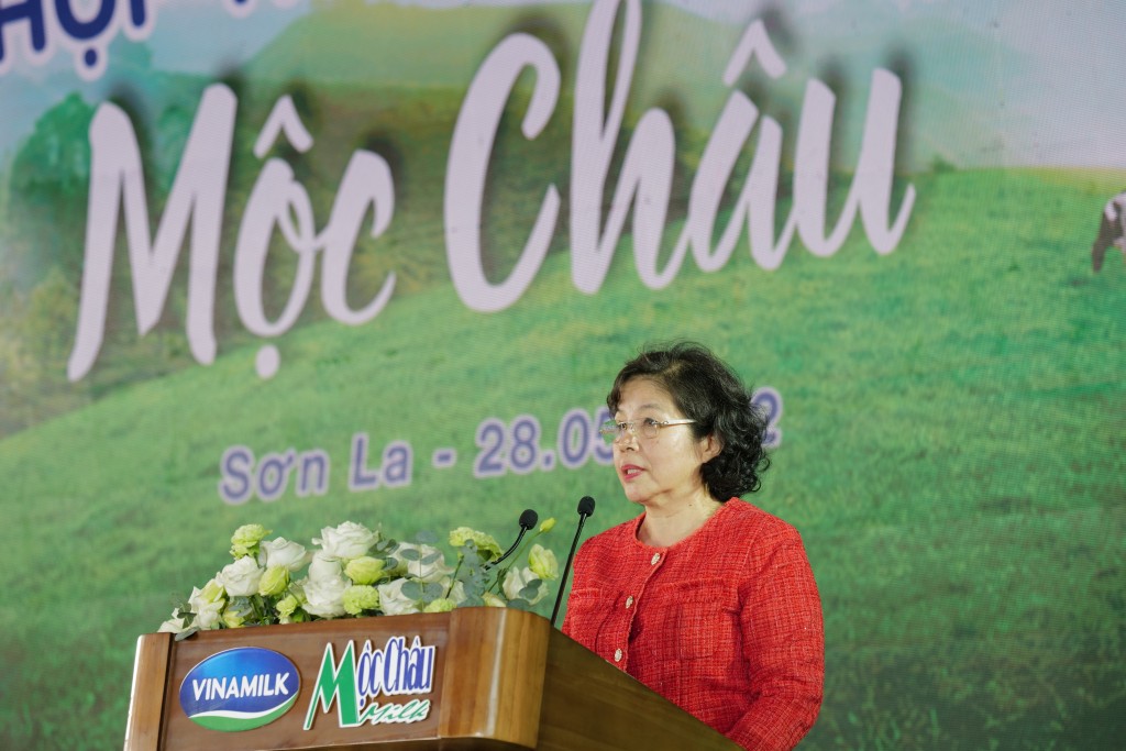 Bà Mai Kiều Liên, Chủ tịch HĐQT Mộc Châu Milk, Thành viên HĐQT kiêm Tổng giám đốc Vinamilk cho biết: “Dự án dự kiến sẽ hoàn thành giai đoạn 1 vào năm 2024. Tổ hợp dự án với Trang trại sinh thái, bò sữa công nghệ cao và nhà máy chế biến sữa hiện đại, đạt c