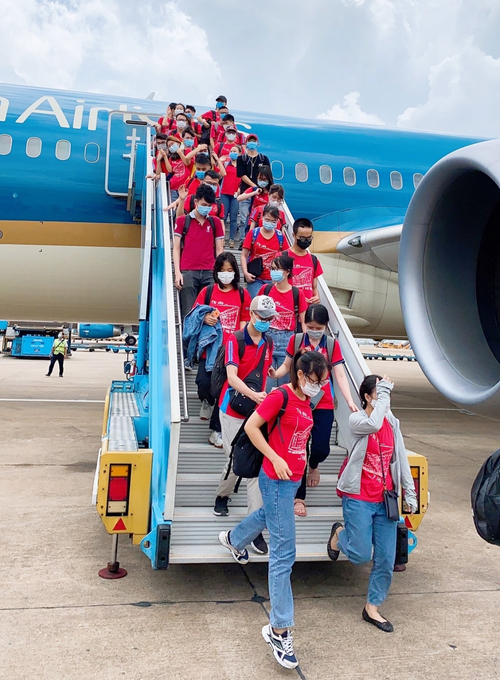 Chùm ảnh 350 sinh viên trường Y Hà Nội lên đường vào Nam hỗ trợ phòng, chống dịch
