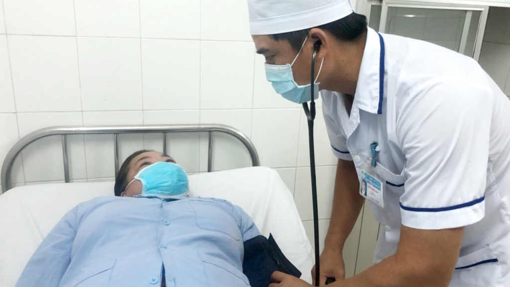 Bệnh nhân hóc xương cá hy hữu trong phế quản suốt 1 năm