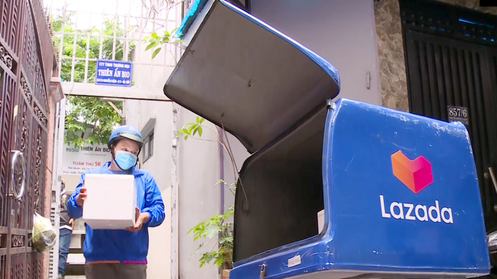 Lazada miễn phí vận chuyển 100% các đơn hàng thiết yếu tại TP Hồ Chí Minh